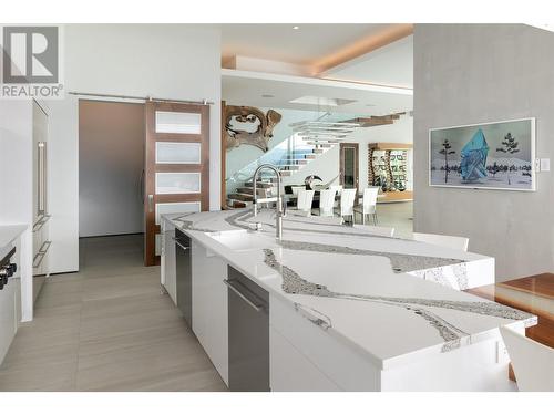 2469 Thacker Drive, West Kelowna, BC - Indoor Photo Showing Kitchen