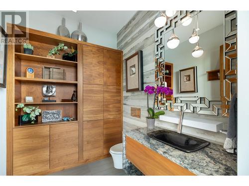 2469 Thacker Drive, West Kelowna, BC - Indoor