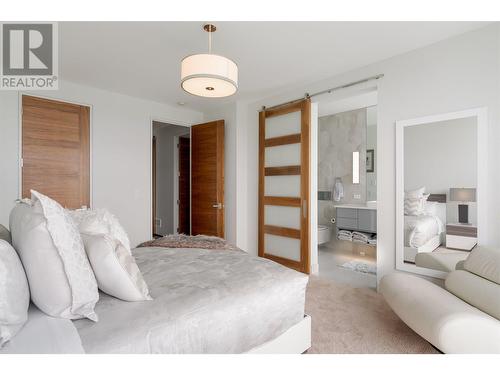 2469 Thacker Drive, West Kelowna, BC - Indoor