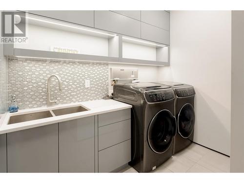 2469 Thacker Drive, West Kelowna, BC - Indoor Photo Showing Laundry Room