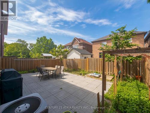 6 Wildflower Way, Toronto, ON - Outdoor