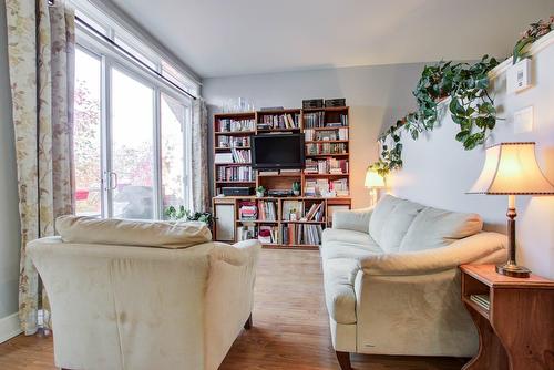 Living room - 403-5905 Rue De La Tourbière, Longueuil (Saint-Hubert), QC - Indoor Photo Showing Living Room