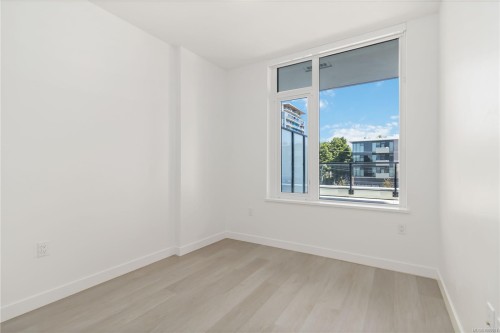 303-1100 Yates St, Victoria, BC - Indoor Photo Showing Other Room