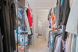 Walk-in closet - 