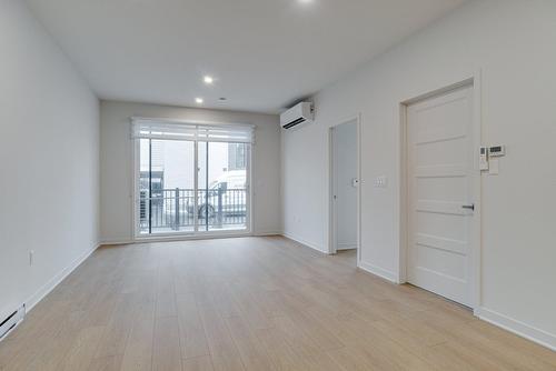 Interior - 104-3420 Boul. René-Laennec, Laval (Vimont), QC - Indoor Photo Showing Other Room