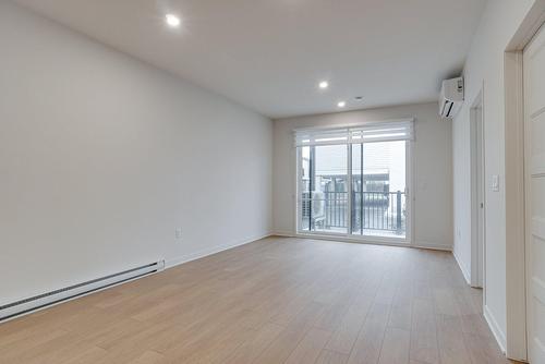Interior - 106-3400 Boul. René-Laennec, Laval (Vimont), QC - Indoor Photo Showing Other Room