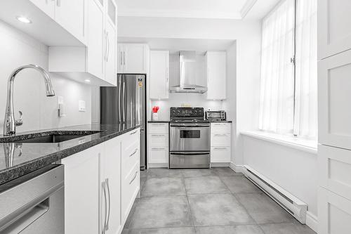 Kitchen - 1-12 Côte De La Canoterie, Québec (La Cité-Limoilou), QC - Indoor Photo Showing Kitchen With Upgraded Kitchen