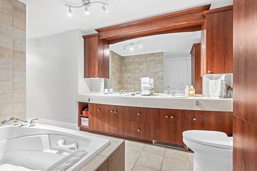 Bathroom - 1-12 Côte De La Canoterie, Québec (La Cité-Limoilou), QC - Indoor Photo Showing Bathroom