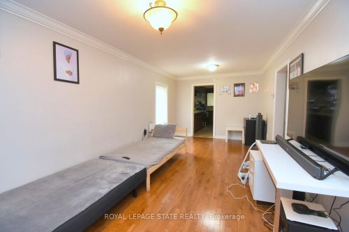 205 Ivon Avenue, Hamilton, ON - Indoor