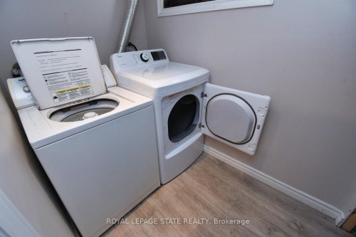 205 Ivon Avenue, Hamilton, ON - Indoor Photo Showing Laundry Room