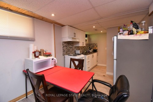 205 Ivon Avenue, Hamilton, ON - Indoor