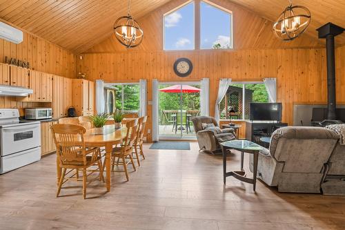 Salle à manger - 1820 Rue Du Cerf, Chertsey, QC - Indoor Photo Showing Other Room