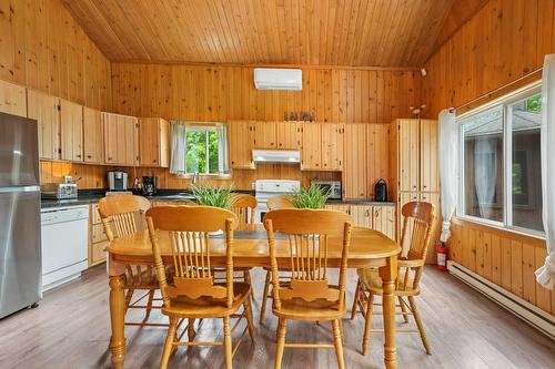 Salle à manger - 1820 Rue Du Cerf, Chertsey, QC - Indoor Photo Showing Other Room