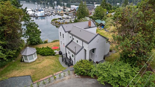 5025 Genoa Bay Rd, Duncan, BC 