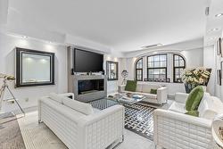 B51-1321 Rue Sherbrooke O.  Montréal (Ville-Marie), QC H3G 1J4