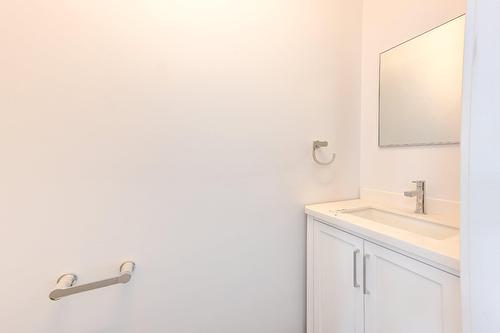 Powder room - 26 Boul. Georges-Gagné S., Delson, QC - Indoor Photo Showing Bathroom