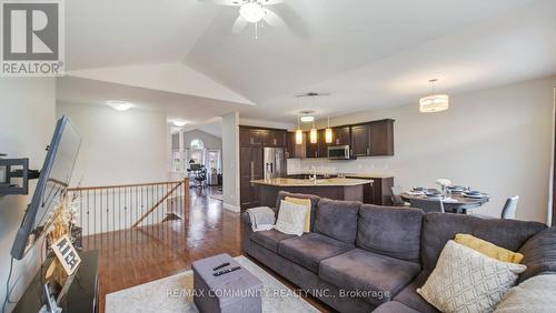 11 Stonecrest Boulevard, Quinte West, ON - Indoor Photo Showing Living Room