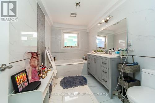 44 Woodgate Drive, Toronto, ON - Indoor Photo Showing Bathroom