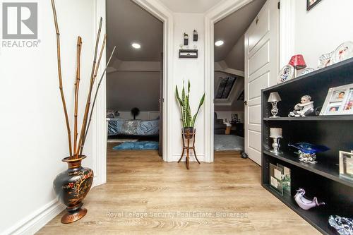 44 Woodgate Drive, Toronto, ON - Indoor Photo Showing Other Room