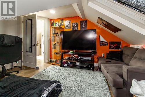 44 Woodgate Drive, Toronto, ON - Indoor Photo Showing Living Room