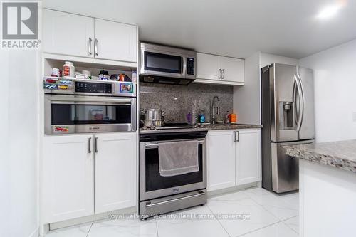 44 Woodgate Drive, Toronto, ON - Indoor Photo Showing Kitchen