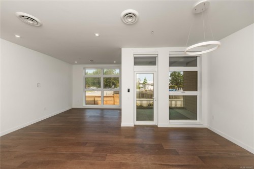 108-9570 Fifth St, Sidney, BC - Indoor Photo Showing Other Room