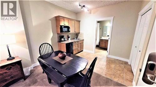 400 Bighorn Boulevard Unit# 416 F, Radium Hot Springs, BC - Indoor Photo Showing Dining Room