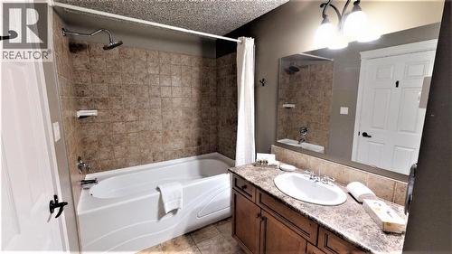 400 Bighorn Boulevard Unit# 416 F, Radium Hot Springs, BC - Indoor Photo Showing Bathroom