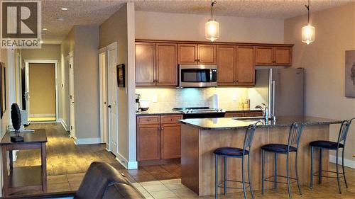400 Bighorn Boulevard Unit# 416 F, Radium Hot Springs, BC - Indoor Photo Showing Kitchen