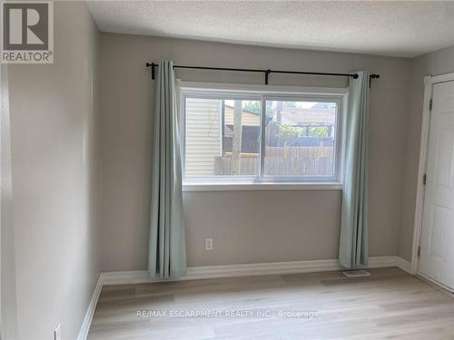 1164 Cannon Street E, Hamilton, ON - Indoor Photo Showing Other Room