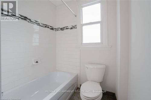 1164 Cannon Street E, Hamilton, ON - Indoor Photo Showing Bathroom