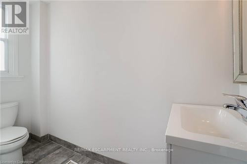 1164 Cannon Street E, Hamilton, ON - Indoor Photo Showing Bathroom