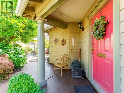 1207 Marine Drive, West Vancouver, BC - Outdoor With Exterior