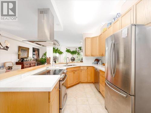 1207 Marine Drive, West Vancouver, BC - Indoor Photo Showing Kitchen