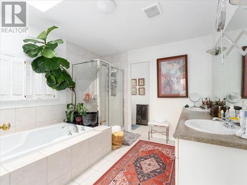 1207 Marine Drive, West Vancouver, BC - Indoor Photo Showing Bathroom