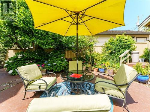 1207 Marine Drive, West Vancouver, BC - Outdoor