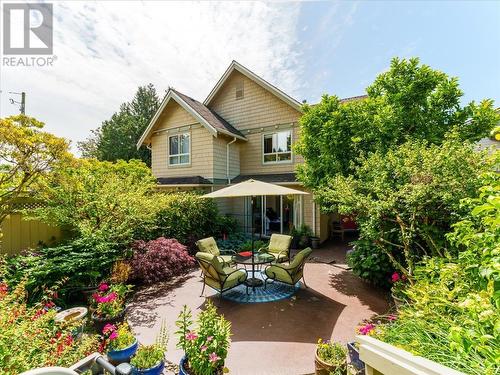1207 Marine Drive, West Vancouver, BC - Outdoor