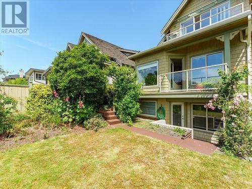 1207 Marine Drive, West Vancouver, BC - Outdoor