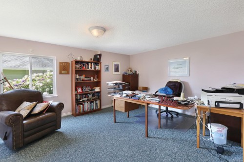 1437 Valley View Dr, Courtenay, BC 