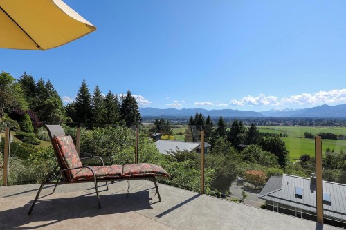 1437 Valley View Dr, Courtenay, BC 