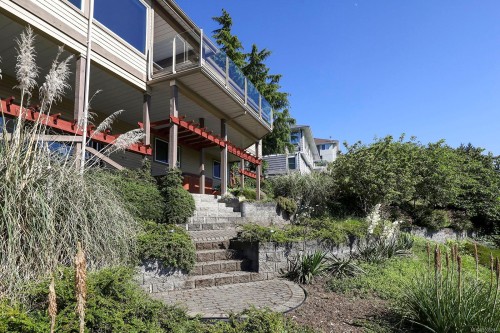 1437 Valley View Dr, Courtenay, BC 