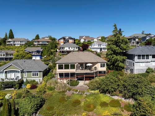 1437 Valley View Dr, Courtenay, BC 