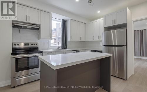 631 Lawrence Street, Cambridge, ON - Indoor Photo Showing Kitchen
