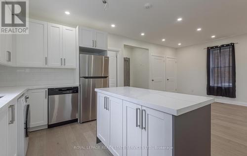 631 Lawrence Street, Cambridge, ON - Indoor Photo Showing Kitchen