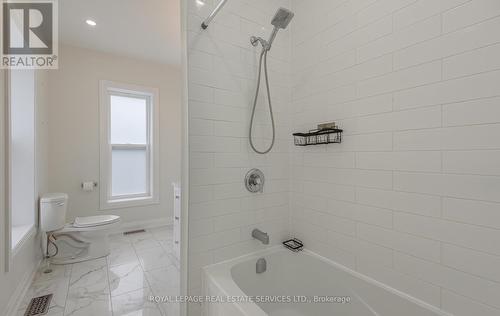631 Lawrence Street, Cambridge, ON - Indoor Photo Showing Bathroom