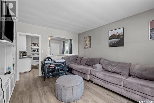 575 12Th Street E, Prince Albert, SK - Indoor Photo Showing Living Room