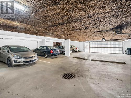 2275 Atkins Avenue, Port Coquitlam, BC - Indoor Photo Showing Garage