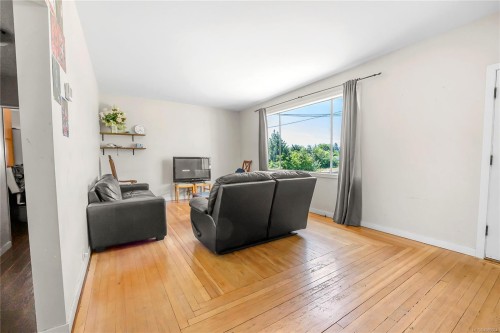 680 Pine St, Nanaimo, BC 