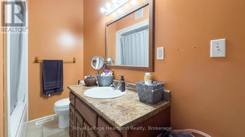 190 Albert Street, Central Huron (Clinton), ON - Indoor Photo Showing Bathroom