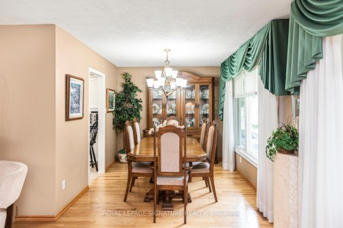 55 Hanover Place, Hamilton, ON - Indoor Photo Showing Dining Room